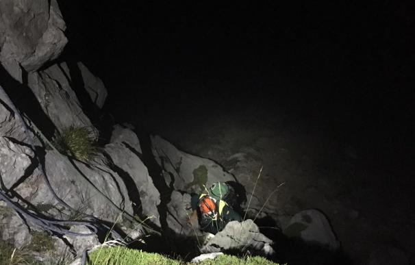 La Guardia Civil rescata a dos escaladores en Picos de Europa tras más de 13 horas de intervención
