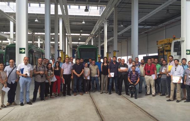 Una veintena de empresas interesadas en gestionar el Metro de Granada visitan sus instalaciones