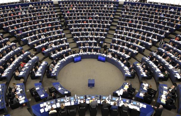 El Parlamento Europeo aprueba crear listas negras de banqueros y limitar sus primas