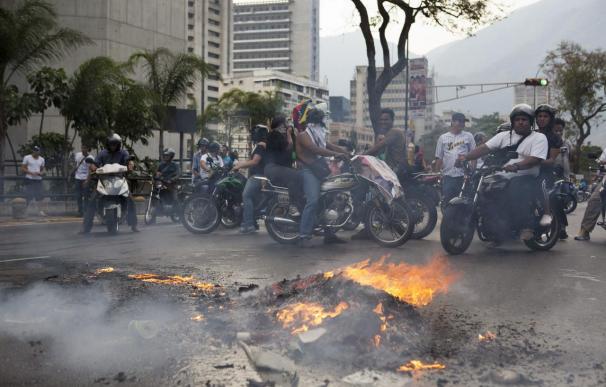 Cacerolazo, incidentes y protestas tras la proclamación de Maduro