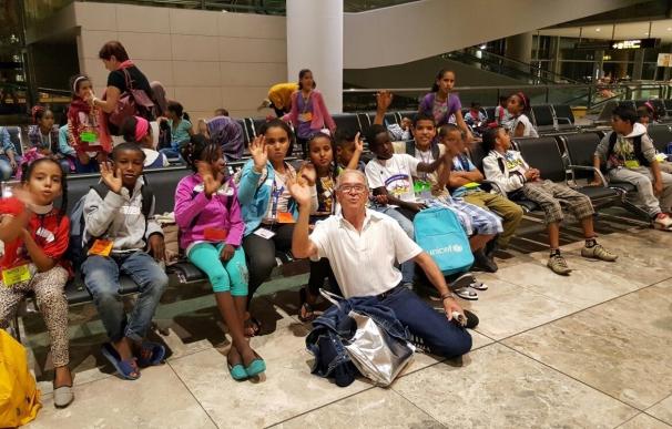 Llegan a la Comunitat Valenciana 134 niños saharauis que pasarán el verano junto a familias acogedoras