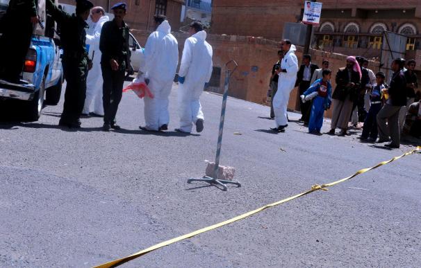 El Reino Unido dice que un empleado de su embajada fue herido en el atentado en Saná