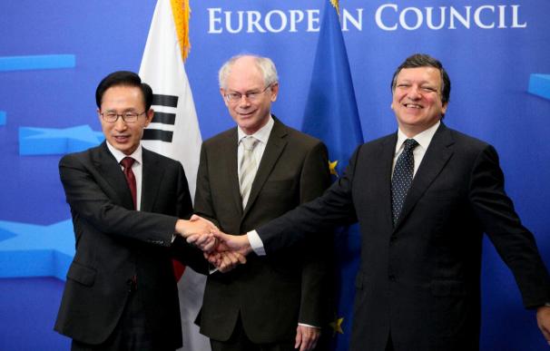 La UE y Corea del Sur firman un acuerdo de libre comercio pionero