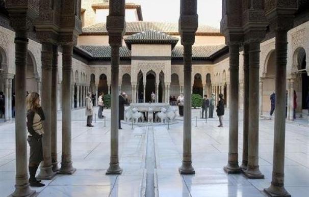 El Patio de los Leones de la Alhambra se reabre de nuevo al público el viernes recuperada su imagen histórica