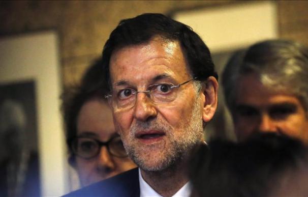 Rajoy dice que no se plantea pedir a Europa la compra de deuda española