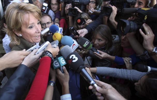 Esperanza Aguirre denuncia las "formas" de Gómez y su intención de actuar como Zapatero