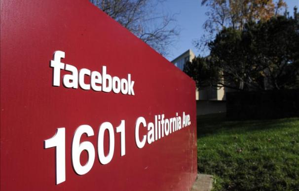 Facebook cierra con pérdidas el segundo trimestre pero mejora sus ingresos