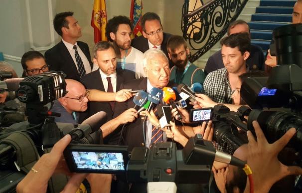 Margallo advierte al PSOE de que quien "pone palos a las ruedas" de la gobernabilidad sufre "castigo electoral"
