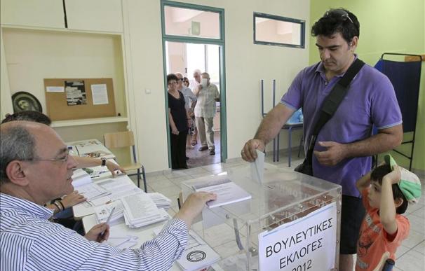 Los líderes políticos griegos transmiten un mensaje de esperanza en la jornada electoral
