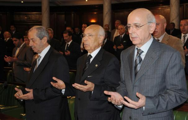 El Parlamento tunecino confiere plenos poderes al presidente interino
