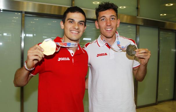 Bruno Hortelano y Sergio Fernández regresan victoriosos tras conseguir el oro y la plata europeos