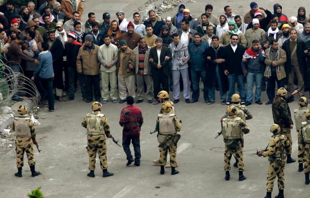 Los manifestantes en Tahrir, inamovibles pese al diálogo entre Gobierno y oposición