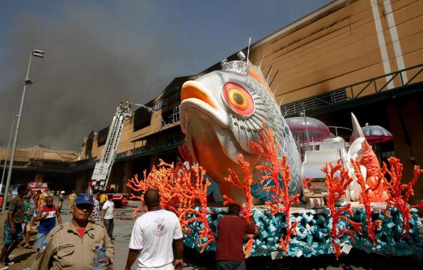 Un incendio destruye los almacenes de tres de las "escuelas" del Carnaval de Río