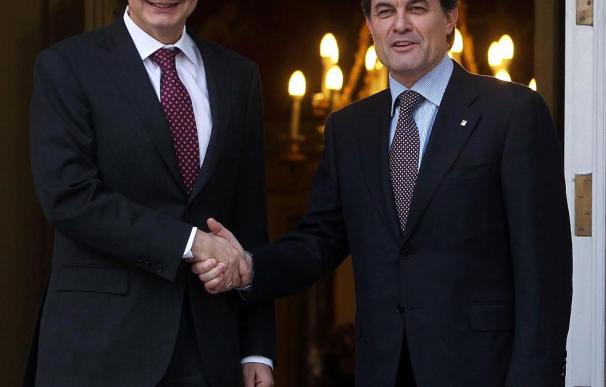 Zapatero recibe a Mas en el Palacio de la Moncloa
