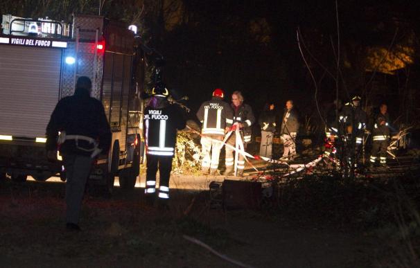 Mueren cuatro niños en un incendio de un campamento gitano en Roma