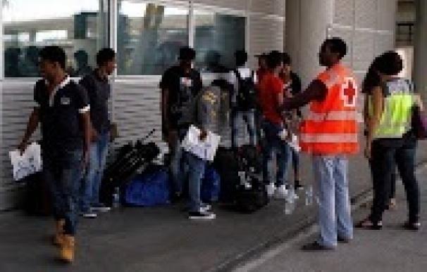 Llegan a España una decena de refugiados eritreos que serán acogidos en Asturias