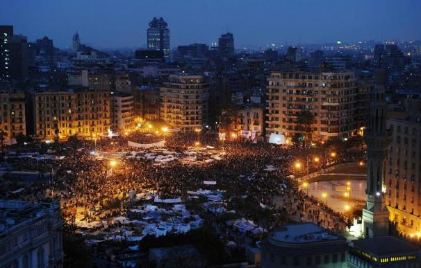 Gobierno y oposición comienzan a sentar las bases de la transición en Egipto
