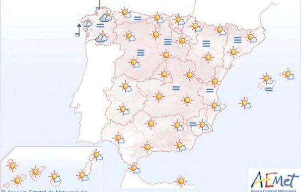 Nubes en el oeste de Galicia y poco nuboso o despejado en el resto de España