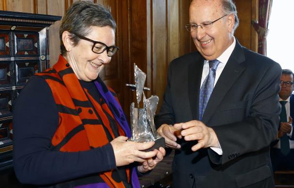 Teresa Rodrigo dice que el 'Julio Pelaez' es un premio "para todas las mujeres científicas"