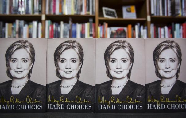 Hillary Clinton lanza un libro que parece un aperitivo de su candidatura