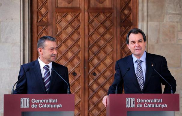 Rivero culpa del agujero financiero a los "errores" del Gobierno español