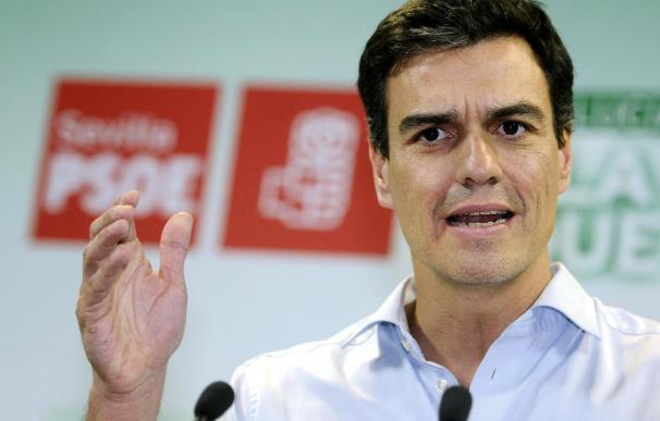 Sánchez inicia en París su campaña de captación de votos para la secretaría