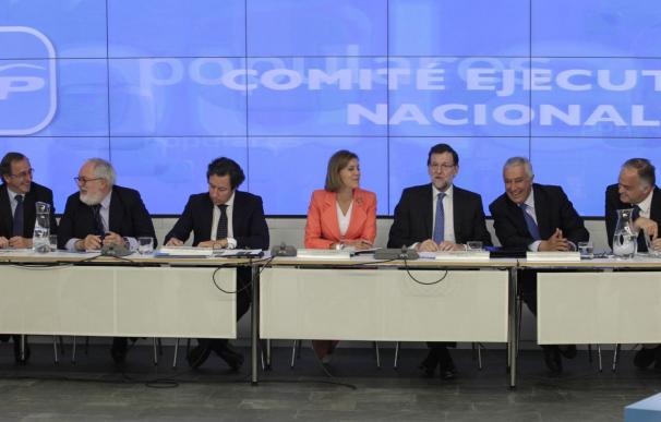 Rajoy reúne este sábado a la dirección del PP y de Hacienda para difundir la reforma fiscal