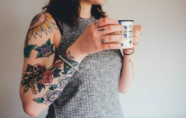 Dermatólogos recomiendan conocer los riesgos de los tatuajes, ya que aumentan las personas que desean eliminarlos