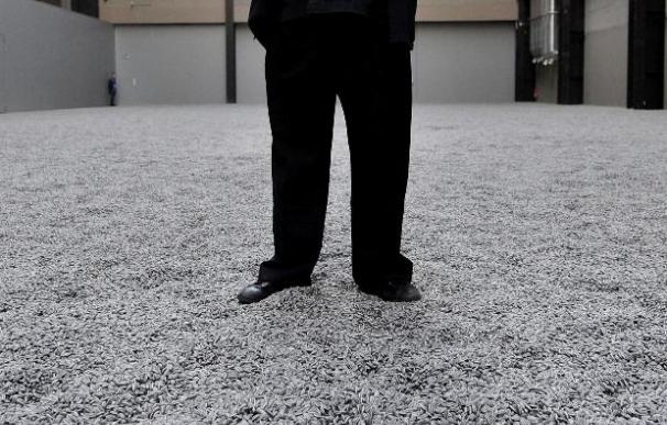 La Tate Modern prohíbe al público caminar sobre las "pipas" del chino Weiwei