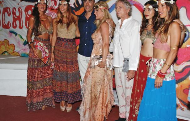 Massiel, una invitada indispensable en la fiesta Flower Power de Ibiza