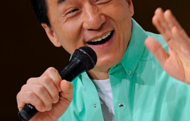 Jackie Chan, rey de la comedia de artes marciales, alcanza las 100 películas