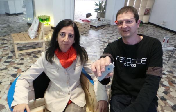 Dos españoles crean un mando a distancia para controlar las gafas de realidad aumentada Google Glass