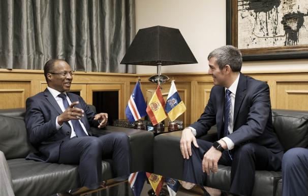 Canarias y Cabo Verde acuerdan celebrar una cumbre para fijar una estrategia de trabajo común