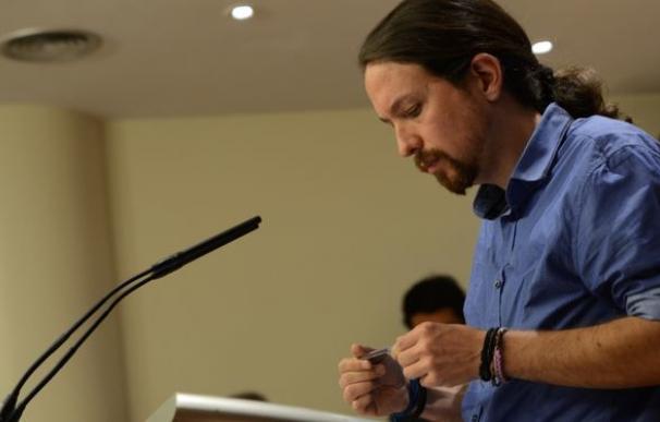 Iglesias pasa de profesor de universidad a 'chusquero' al hablar de Podemos