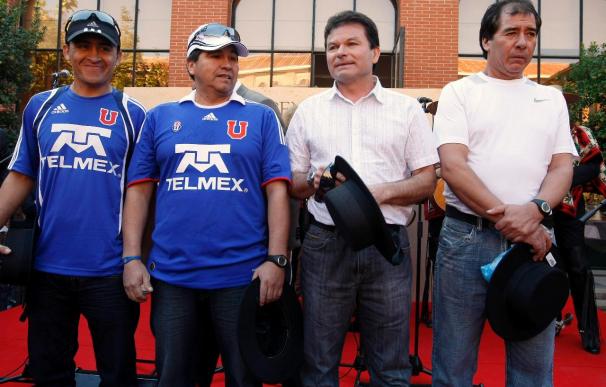 Cuatro mineros chilenos participan en acto del Bicentenario de su país en Madrid