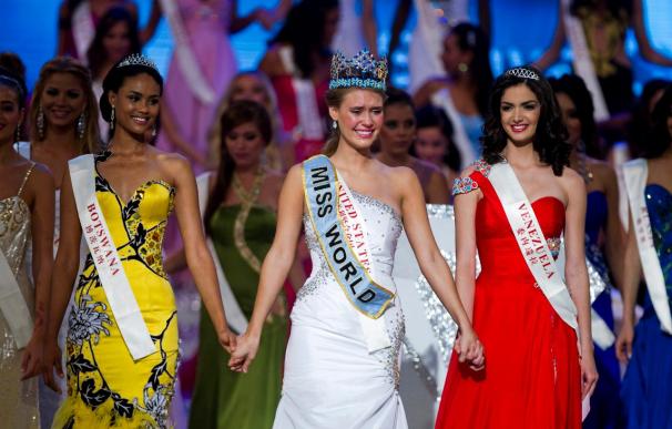La representante estadounidense se corona como Miss Mundo 2010 en China