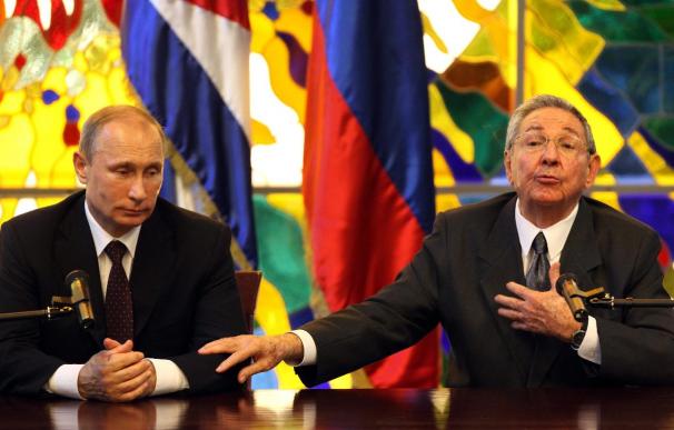 Raúl Castro agradece la "gran generosidad" de Rusia al condonar la deuda a Cuba