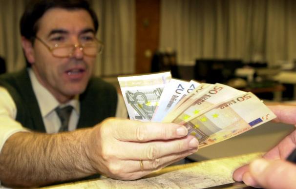 La CE teme que un euro sobrevalorado afecte a la recuperación económica