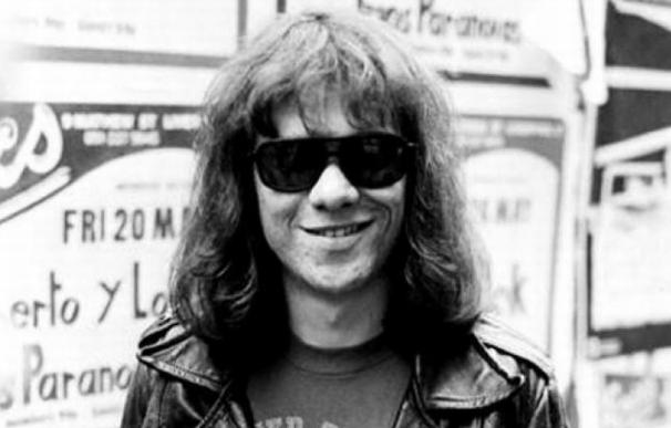 Muere Tommy Ramone batería de Los Ramones de cáncer