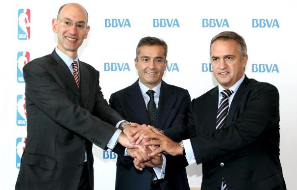 El BBVA presenta un acuerdo con la NBA y renueva hasta 2013 con la LFP