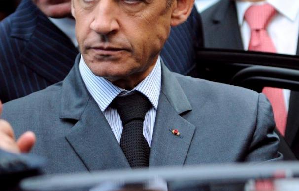 Sarkozy cambia la reforma de las pensiones pero mantiene el restraso en la jubilación
