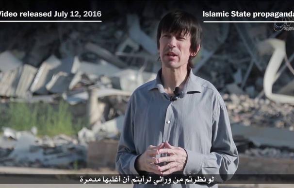 El periodista John Cantlie reaparece más delgado en un nuevo vídeo de Estado Islámico
