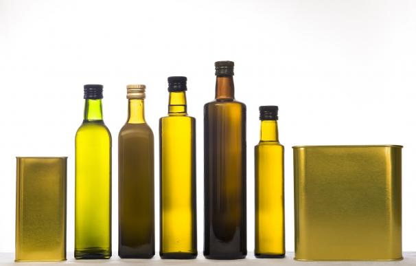 El CES pide a la UE acciones contra el relleno de las botellas de aceite de oliva en hostelería
