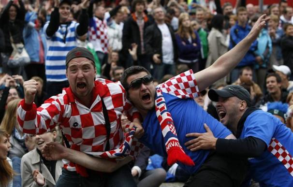 La UEFA expedienta a Croacia por cánticos y símbolos racistas