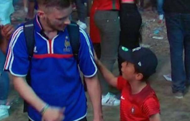 El seguidor francés que fue consolado por un niño luso, invitado a visitar Portugal
