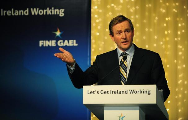 Kenny inicia ronda de conversaciones para formar un Gobierno de coalición en Irlanda