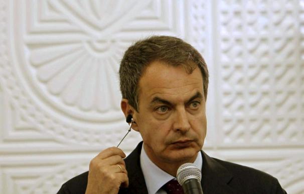 Zapatero insta a Gadafi a abandonar su "viaje a ninguna parte"