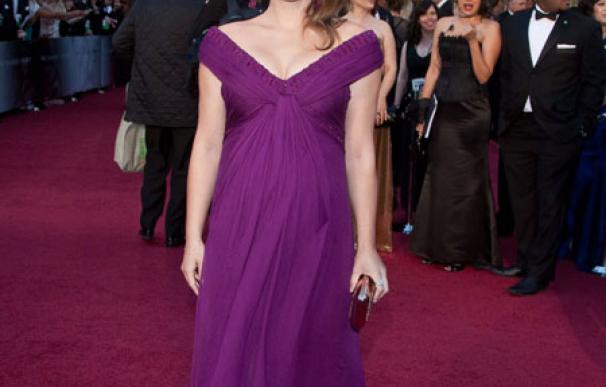 Natalie Portman rinde tributo a su novio en los Oscar