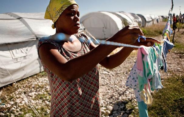 Los haitianos damnificados del terremoto son desplazados de sus campamentos improvisados