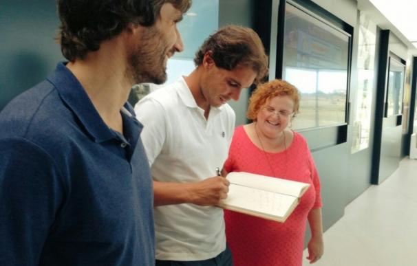Nadal recibe de manos de la consellera Ruth Mateu la insignia OlímpicsIB